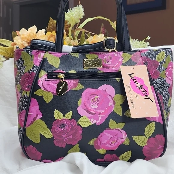 NWT LUV BETSEY SATCHEL - Picture 3 of 8